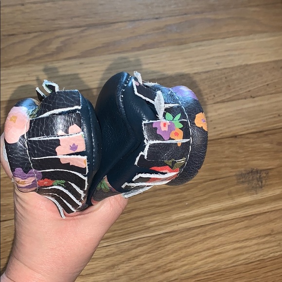 Freshly Picked Navy Blue and Floral Soft Soles sz4 - Picture 4 of 4